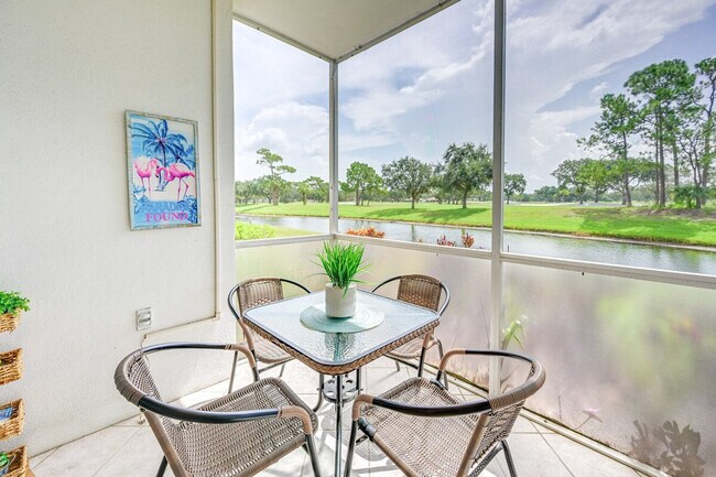 Building Photo - 745 W Country Club Dr