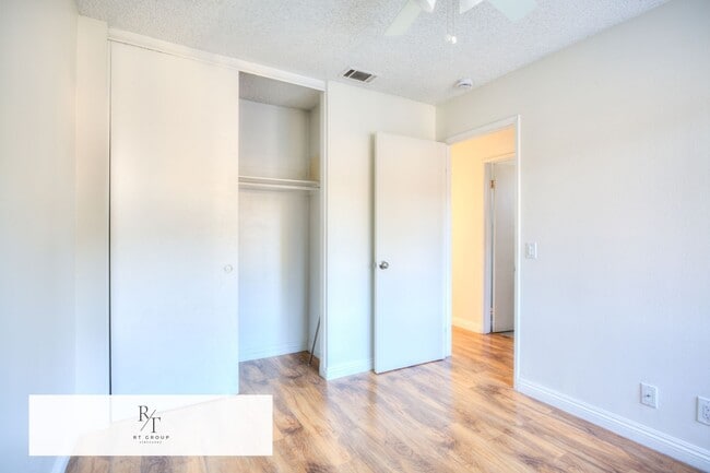 Building Photo - Walnut Valley Unified School District