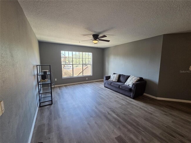 Building Photo - 5572 Metrowest Blvd