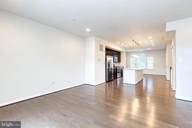 Building Photo - 1308 Ray Ln