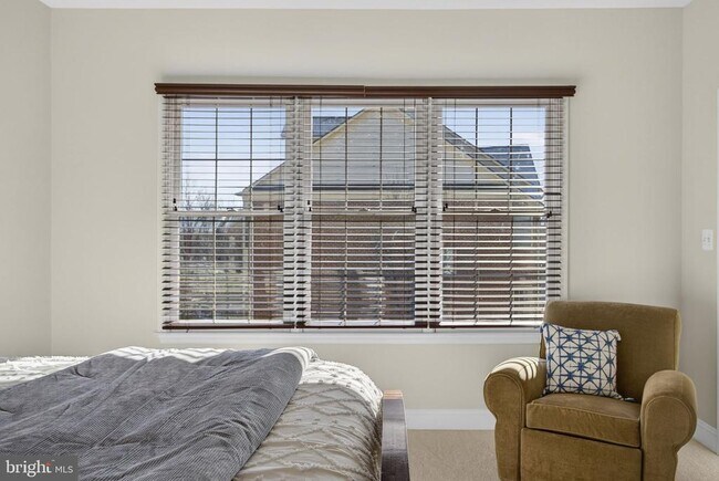 Building Photo - 43789 Water Bay Terrace