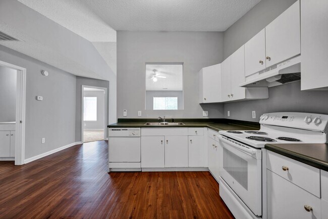 Building Photo - 2br 2ba apartment, China Grove NC - $1095....