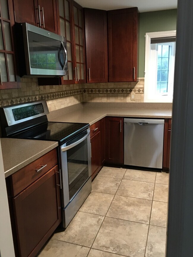 Kitchen - 1311 N Lincoln St