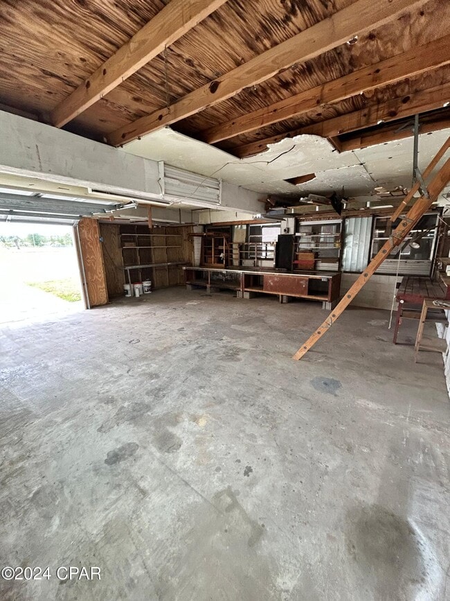 Building Photo - 7134 Bay Crest Rd