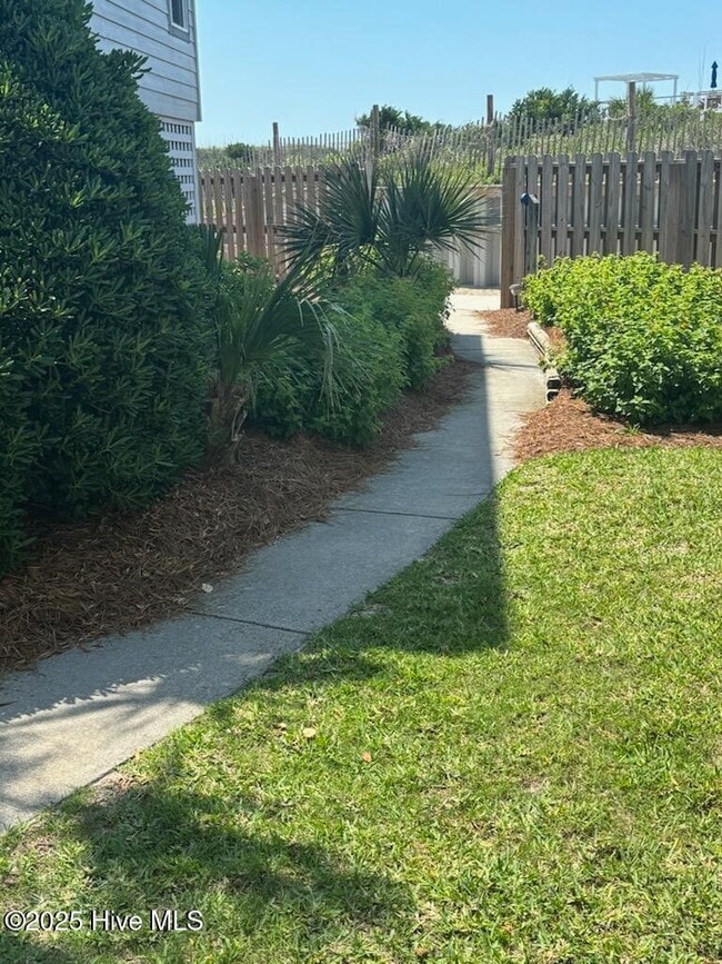 Building Photo - 17 Sea Oats Ln