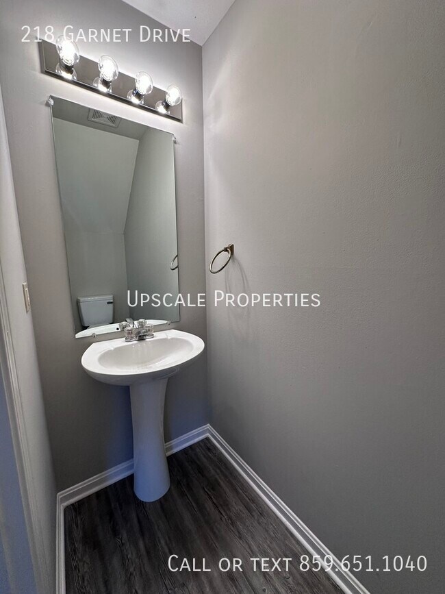 Building Photo - 218 Garnet Dr