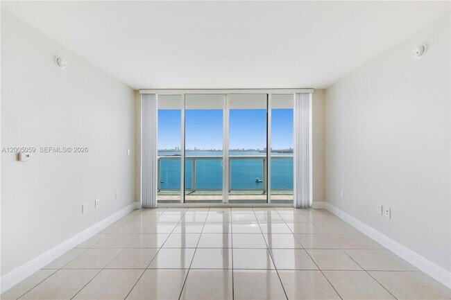 Building Photo - 1800 N Bayshore Dr