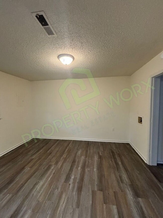 Building Photo - 2 Bedroom, 1.5 Bath Town Home in Sharpsburg, NC