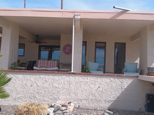 Building Photo - Entertainers Delight Beautiful Pool home Available May 12 to Sept 15, 2026