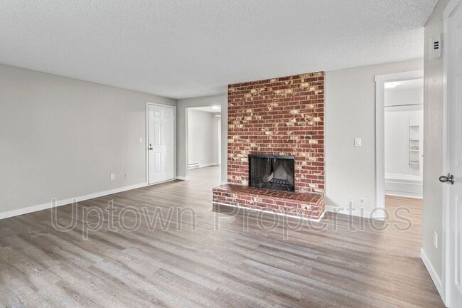 Building Photo - 5660 SW 180th Ave