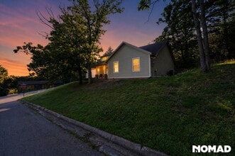 Building Photo - 2088 E Custer Ln