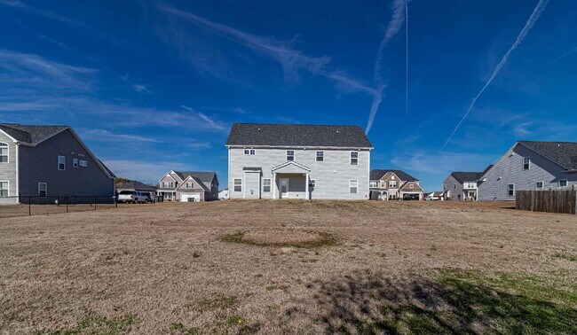 Building Photo - STUNNING & SPACIOUS! GANDER LAKE 4 BR | 3 BA IN PIKEVILLE SCHOOL DISTRICT *LAWN CARE INCLUDED!*