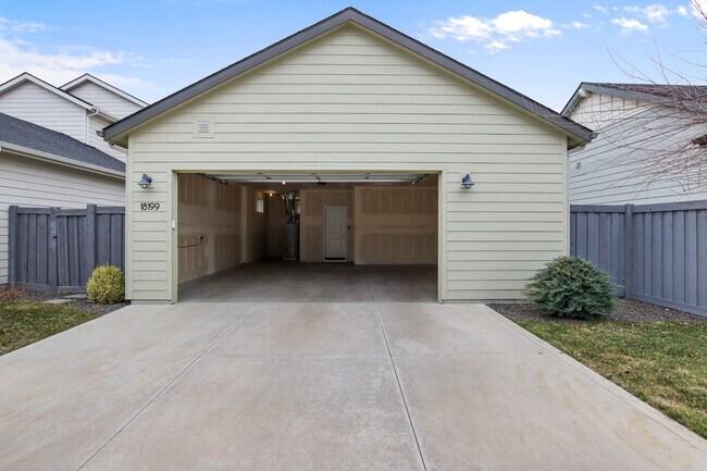 Building Photo - 18199 Trautman Avenue