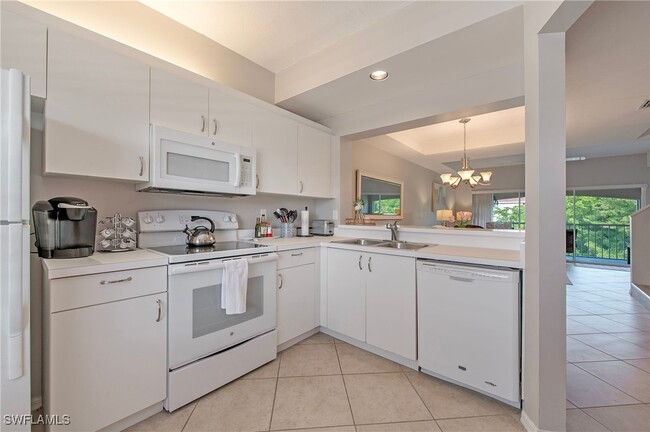 Building Photo - 992 Woodshire Ln