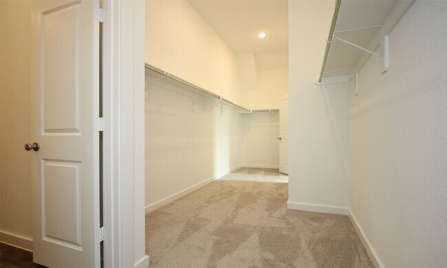Building Photo - 23715 Fernbriar St