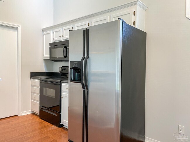 Building Photo - 7045 Weatherwood Dr