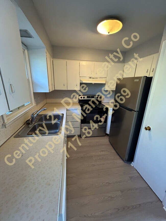 Building Photo - Meade Street 215-217