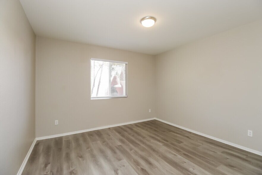 Building Photo - 1283 S Anvil Pl