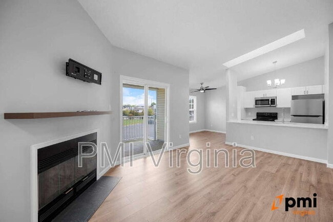 Building Photo - 631 Bluff Ct