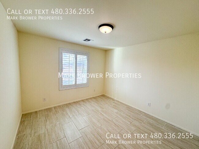 Building Photo - 3546 N Los Alamos