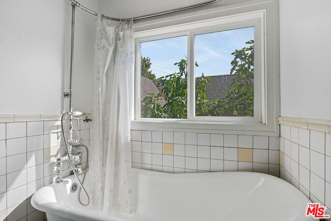 Building Photo - 4920 Marathon St