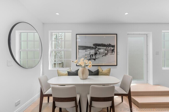 Building Photo - 255 Royal Poinciana Way