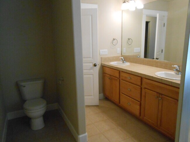 Building Photo - 61746 Darla Pl