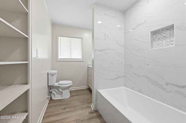 Building Photo - 317 Kim Dr