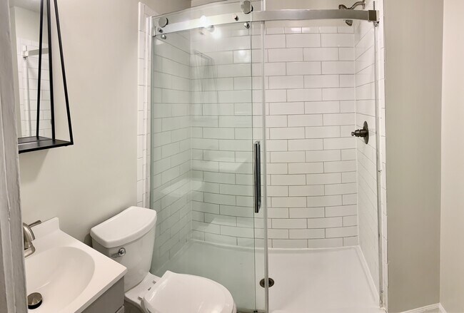 Building Photo - 179 Park Ave