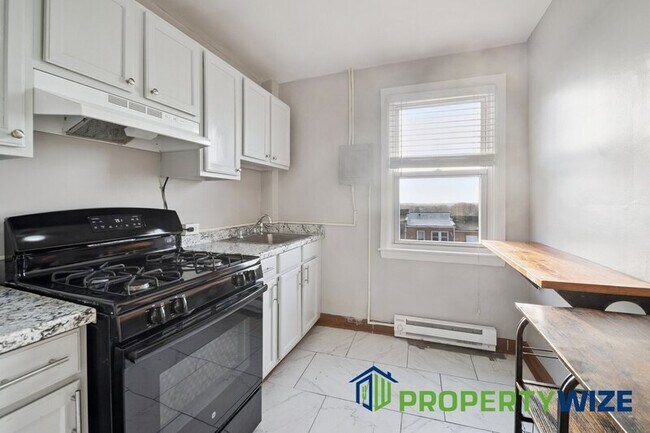 Building Photo - 5961 Benton Heights Ave