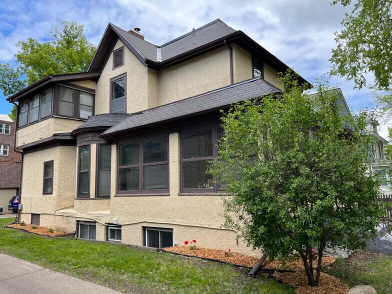 Building Photo - 2744 Fremont Ave S