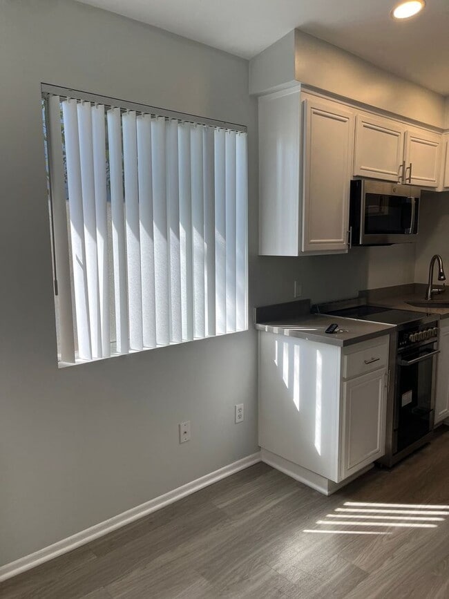Interior Photo - 1015 2nd Street