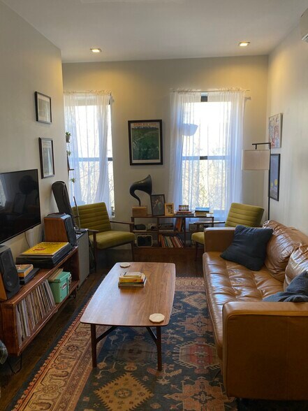 Building Photo - 6080 Myrtle Ave