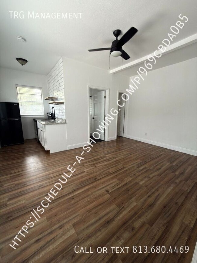 Building Photo - 911 E 23rd Ave