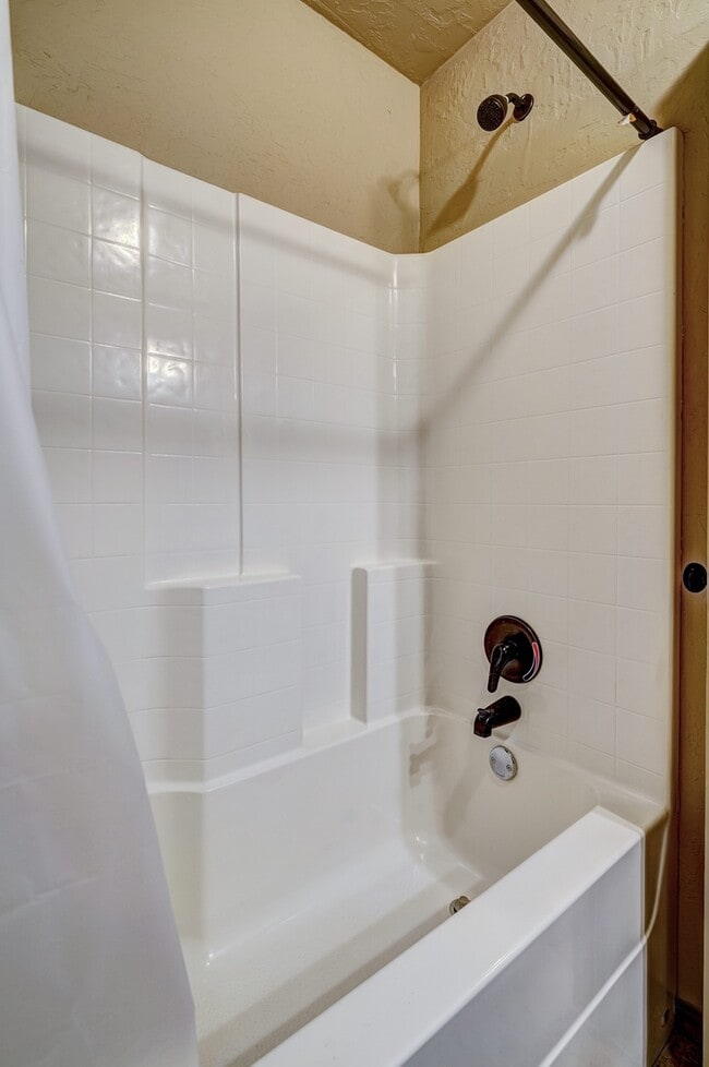 Building Photo - AVAILABLE THE END OF APRIL! 3 OR 4 BDRM, 2 BATHRM, 2 CAR & STORM SHELTER