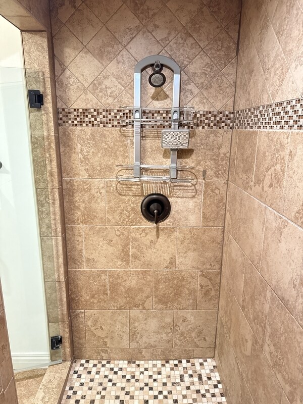 Building Photo - 14328 S Log Home Ln