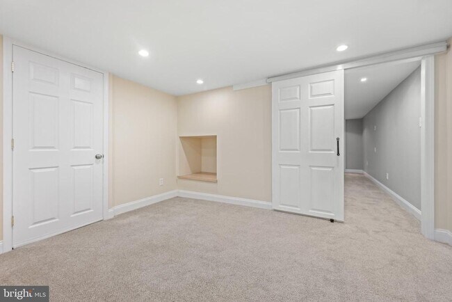 Building Photo - 3 Buttonwood Ave