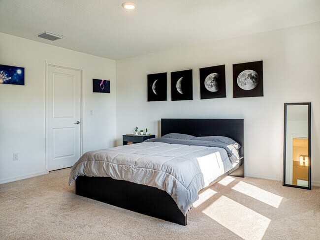 Building Photo - 2350 Paravane Wy