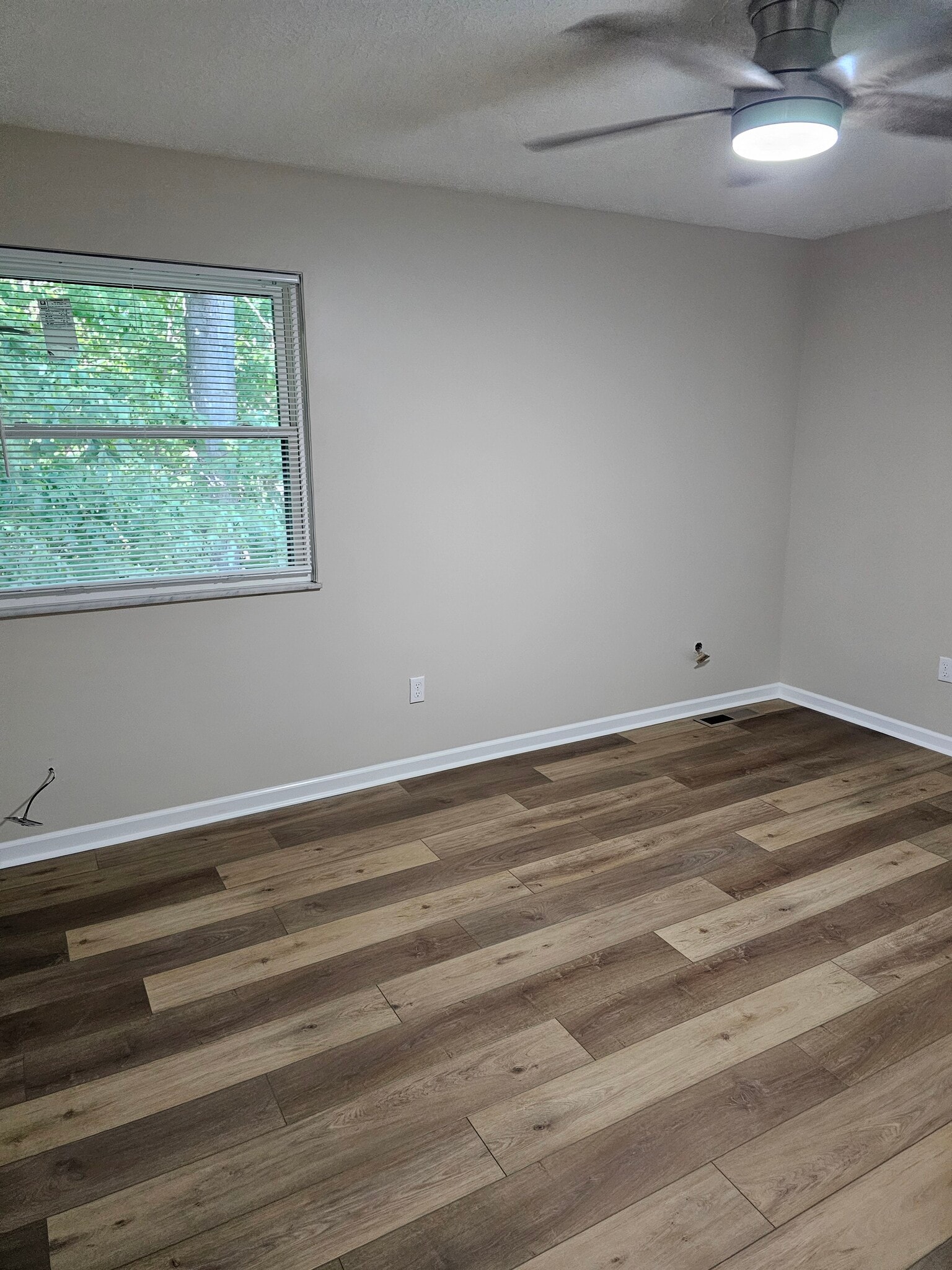 Back bedroom has large windo that overlooks the ravine. - 2788 Blossom Ave