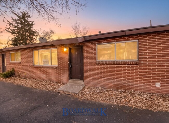 Building Photo - 253 E Crestone Ave