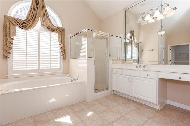 Building Photo - 3206 Windsor Lake Dr NE