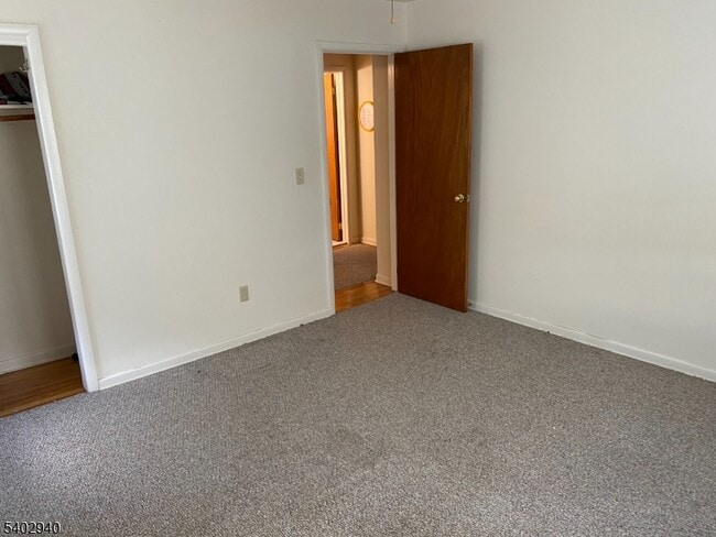 Building Photo - 172 Kanouse St