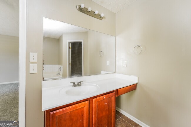 Building Photo - 6288 Lake Valley Point