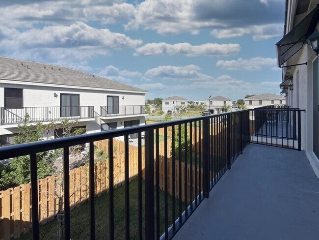 Building Photo - 0 NE 13th St