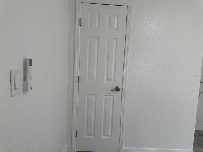 Building Photo - 3061 Crystal Hills Dr