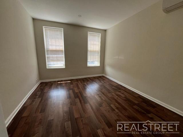 Building Photo - 3 bedroom in BROOKLYN NY 11223