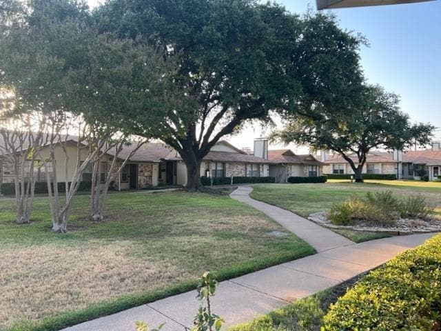 Building Photo - 1913 Wyndemere Ln