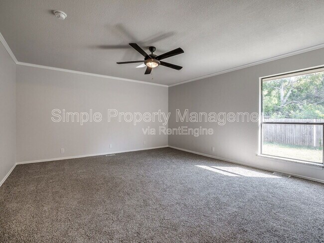 Building Photo - 2320 Yellowstone Dr
