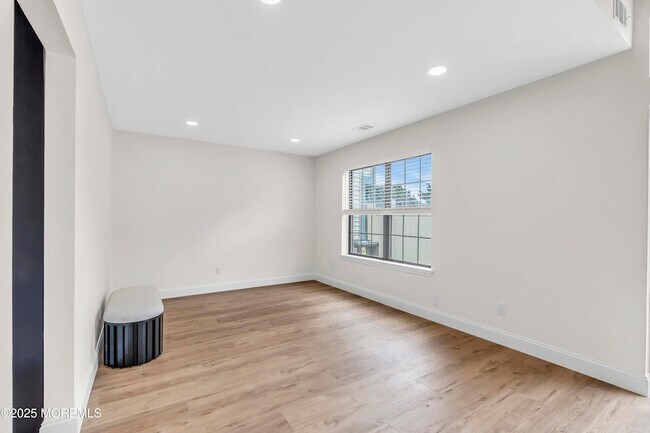 Building Photo - 50 Gimbel Pl