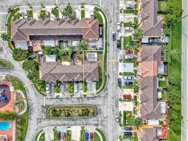 Building Photo - 640 SE 1st St